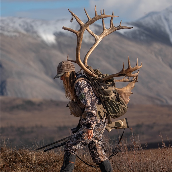 1st Place - Hunter With Trophy